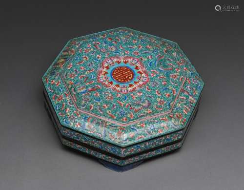 A LARGE CHINESE CANTON ENAMEL OCTAGONAL BOX AND COVER, QING ...