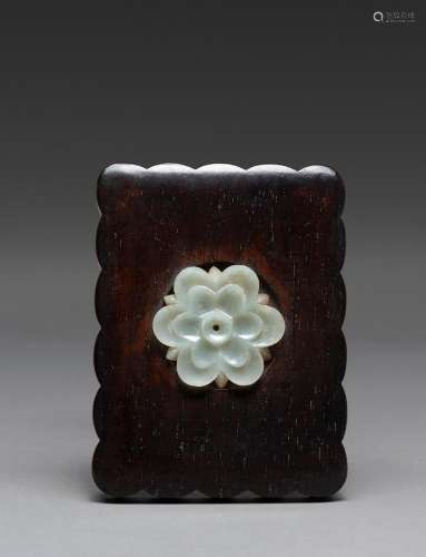 A CHINESE JADE FLOWER, SONG DYNASTY (927-1279)