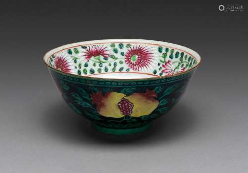 A CHINESE FAMILLE- NOIRE SANDUO BOWL, JIAQING SIX CHARACTER ...