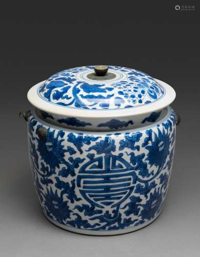 A CHINESE BLUE AND WHITE JAR AND COVER, QING DYNASTY, KANGXI...