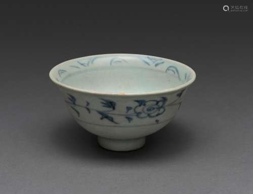 A SMALL CHINESE BLUE AND WHITE BOWL, YUAN DYNASTY (1271-1368...