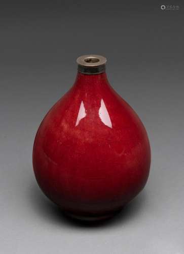 A CHINESE LOANGYAO RED-GLAZED VASE, QING DYNASTY, 17TH-18TH ...