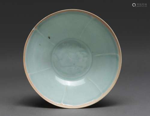 A CHINESE QINGBAI DOUBLE-FISH BOWL, SOUTHERN SONG DYNASTY (1...