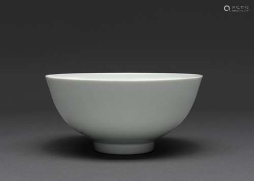 A RARE CHINESE WHITE-GLAZED BOWL, YONGZHENG SIX-CHARACTER MA...