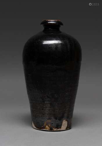 A SMALL CHINESE BLACK-GLAZED MEIPING VASE, SONG-JIN DYNASTY,...