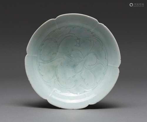 A CHINESE QINGBAI CARVED FOLIATE-RIM BOWL, SONG DYNASTY (960...