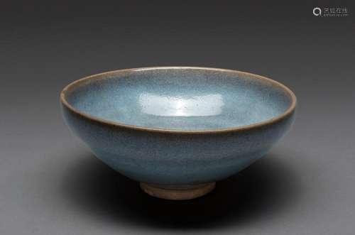 A CHINESE LARGE AND VERY FINE JUN BOWL, YUAN DYNASTY (1271-1...