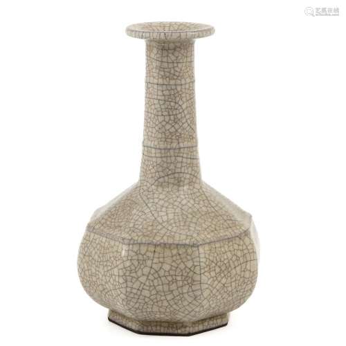 A Crackle Decor Vase