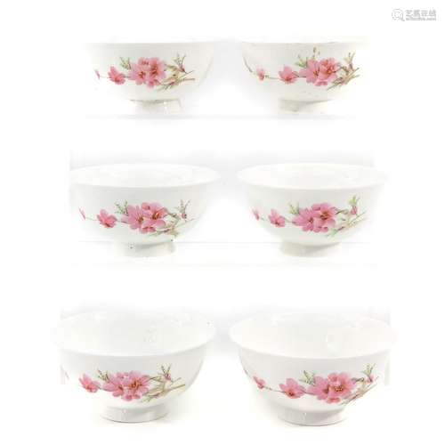 A Collection of 6 Famille Rose Bowls