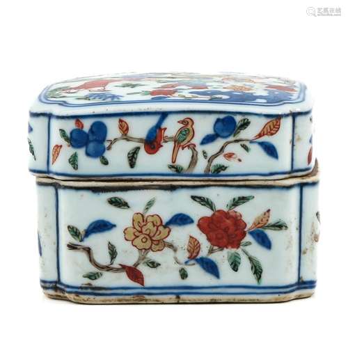 A Doucai Decor Box