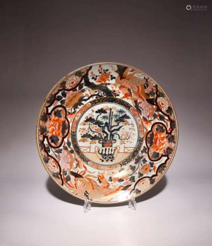 A LARGE JAPANESE IMARI CHARGER EDO PERIOD, C.1700 Typically ...