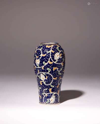 A JAPANESE ENAMELLED VASE MEIJI ERA, 19TH/20TH CENTURY The b...