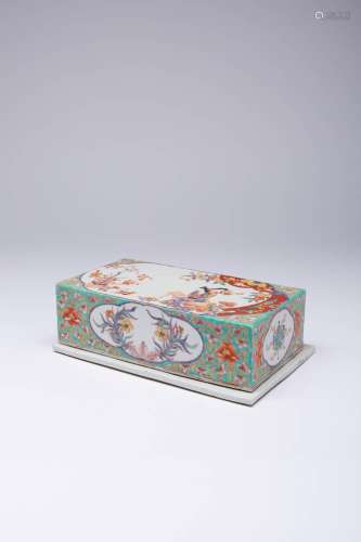 AN UNUSUAL JAPANESE PORCELAIN INK BOX AND COVER MEIJI OR LAT...
