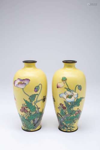 A PAIR OF JAPANESE CLOISONNE VASES MEIJI OR TAISHO, 20TH CEN...