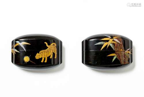 A JAPANESE SINGLE-CASE GOLD AND BLACK LACQUER INRO BY KAJIKA...