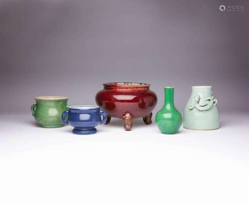 FIVE CHINESE MONOCHROME ITEMS QING DYNASTY Comprising: a red...