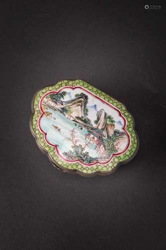 A CHINESE CANTON ENAMEL SHELL-SHAPED BOX QING DYNASTY The si...