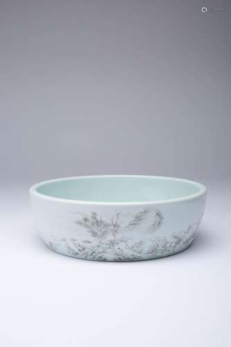A CHINESE EN GRISAILLE SHALLOW BRUSH WASHER QING DYNASTY OR ...