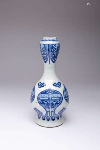 A CHINESE BLUE AND WHITE GARLIC-MOUTH VASE QING DYNASTY The ...