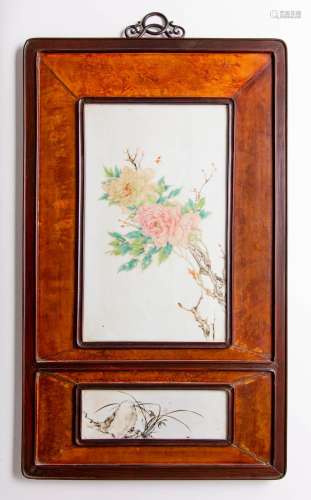 A PANEL SET WITH TWO CHINESE PORCELAIN PLAQUES LATE QING DYN...