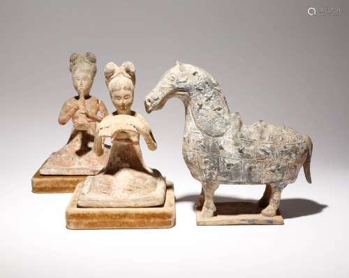 A PAIR OF CHINESE PAINTED POTTERY FIGURES OF MUSICIANS AND A...