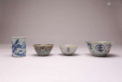 FOUR CHINESE BLUE AND WHITE ITEMS MING AND QING DYNASTY Comp...