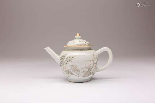 A CHINESE EN GRISAILLE TEAPOT AND COVER 18TH CENTURY Decorat...