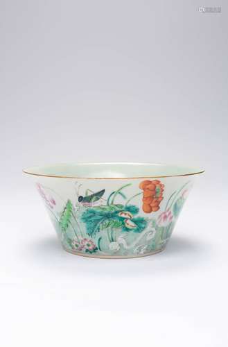 A CHINESE FAMILLE ROSE `SANDUO` BOWL SIX CHARACTER JIAQING M...