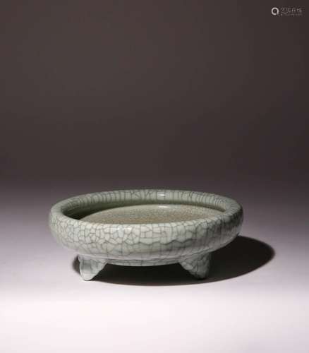 A CHINESE GE-TYPE NARCISSUS BOWL QING DYNASTY OR LATER Suppo...