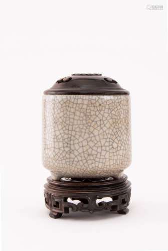 A CHINESE GE-TYPE CRACKLE GLAZED TRIPOD CENSER QING DYNASTY ...