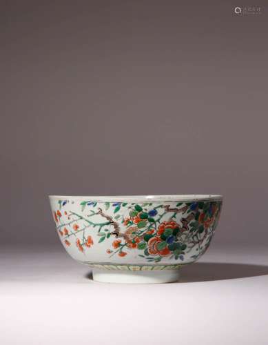 A CHINESE FAMILLE VERTE `PRUNUS` BOWL KANGXI 1662-1722 The e...