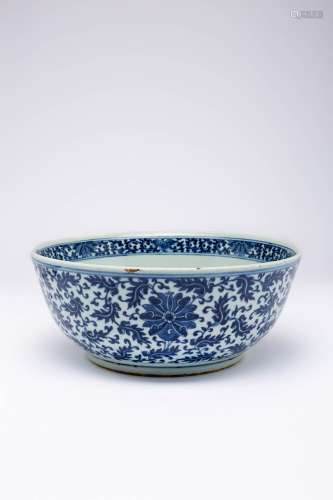 A CHINESE BLUE AND WHITE MING STYLE BOWL QING DYNASTY The ex...