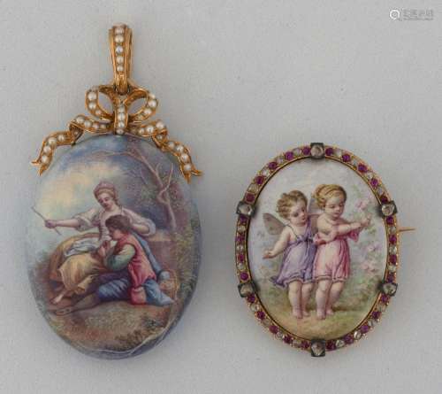 Deux bijoux: Un pendentif de style Louis XVI en or jaune 18 ...