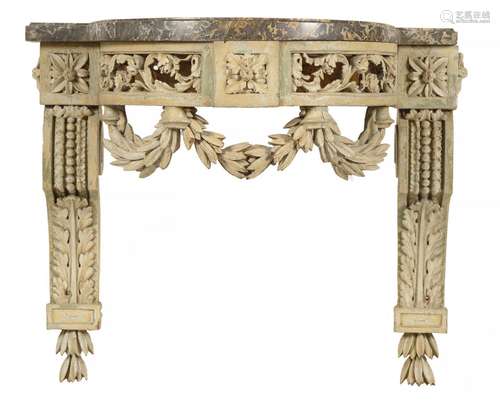 Petite console d'applique Louis XVI en bois sculpté et recha...