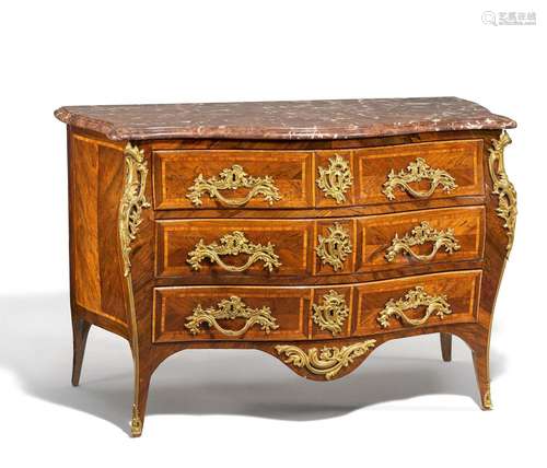 Magnificent chest of drawers Louis XV