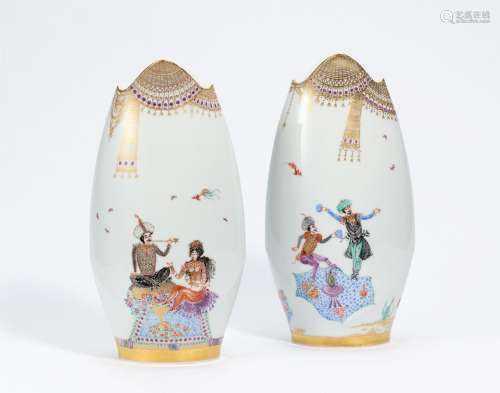 Pair of large vases 'Arabian Nights'