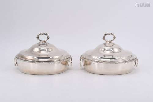 Pair of round lidded bowls