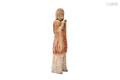 A CHINESE PAINTED POTTERY FIGURE OF A MUSICIAN