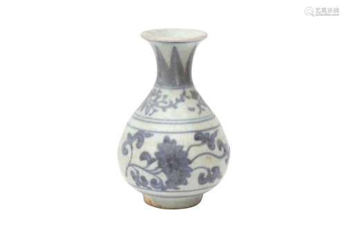 A CHINESE BLUE AND WHITE `SHIPWRECK` VASE, YUHUCHUNPING