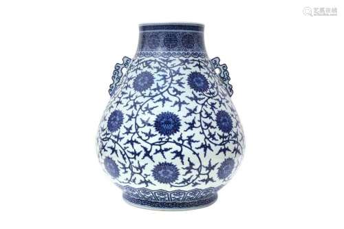 A CHINESE BLUE AND WHITE PEAR-SHAPED `LOTUS` VASE, HU