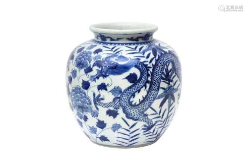 A CHINESE BLUE AND WHITE `DRAGONS` JAR