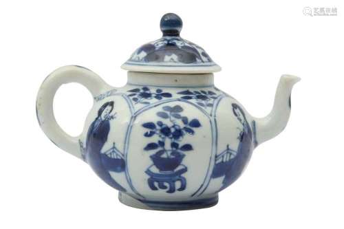 A SMALL CHINESE BLUE AND WHITE TEAPOT AND COVER