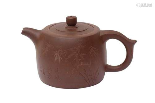 A CHINESE YIXING ZISHA BARREL-FORM TEAPOT