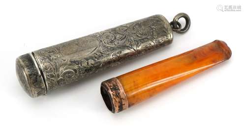 Butterscotch amber coloured cheroot holder with 9ct gold mou...