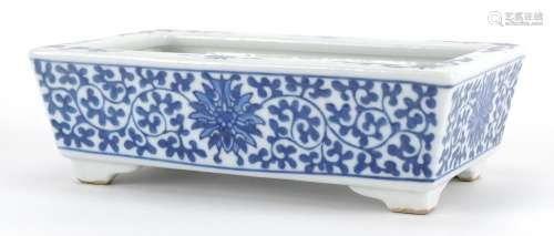 Chinese blue and white porcelain four footed planter hand pa...