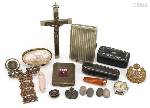 Objects and sundry items including amber coloured cheroot wi...