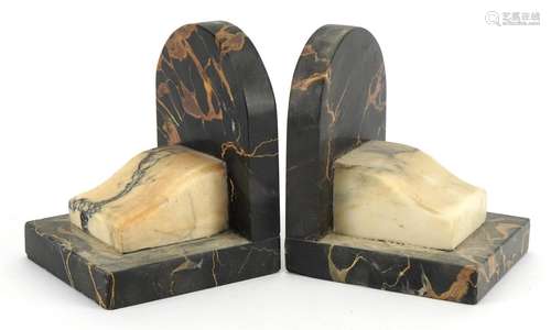 Pair of Art Deco black and white marble bookends, 13cm high