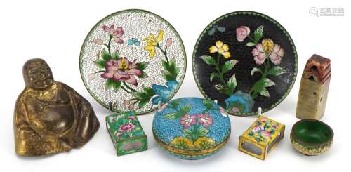 Chinese sundry items including cloisonne bun box and cover, ...