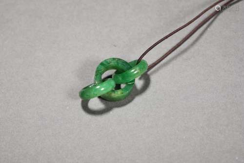 Qing Dynasty:Three green jade Interlocking rings