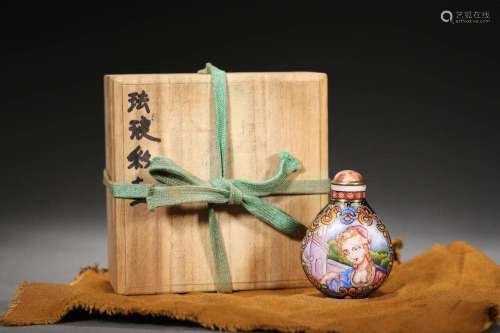 Qing Dynasty: painted enamel snuff bottle with Western figur...
